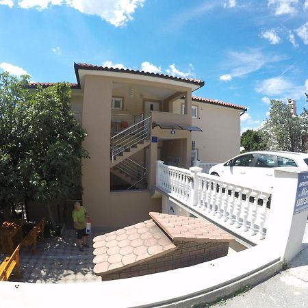 Apartmani Nada Klenovica Luaran gambar