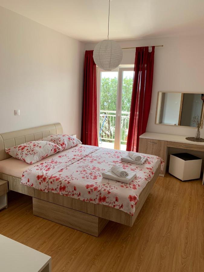 Apartmani Nada Klenovica Luaran gambar