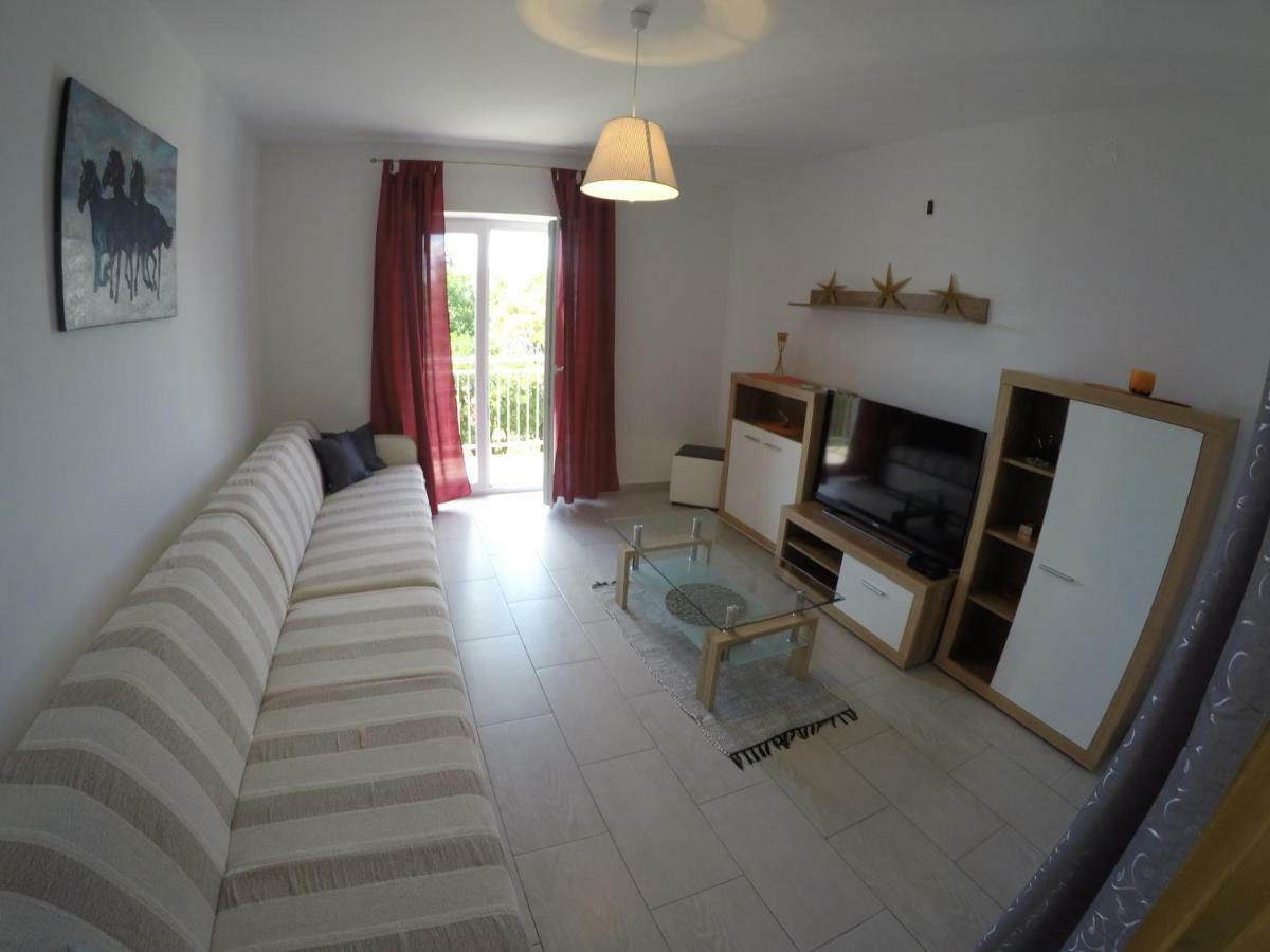 Apartmani Nada Klenovica Luaran gambar