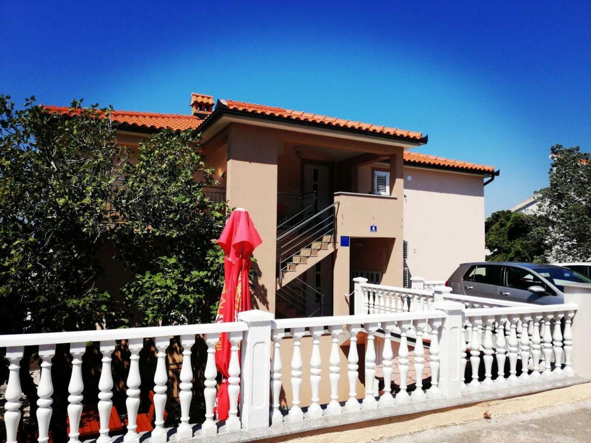 Apartmani Nada Klenovica Luaran gambar