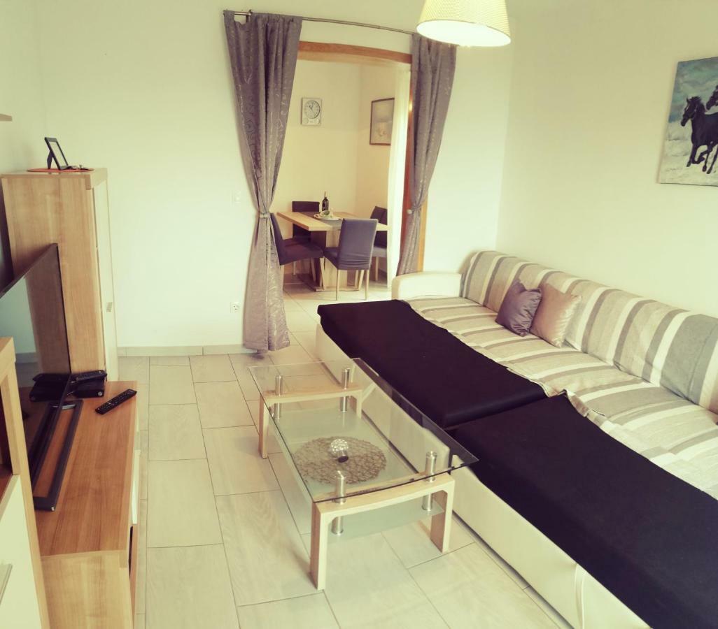 Apartmani Nada Klenovica Luaran gambar