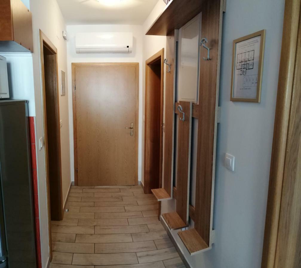 Apartmani Nada Klenovica Luaran gambar