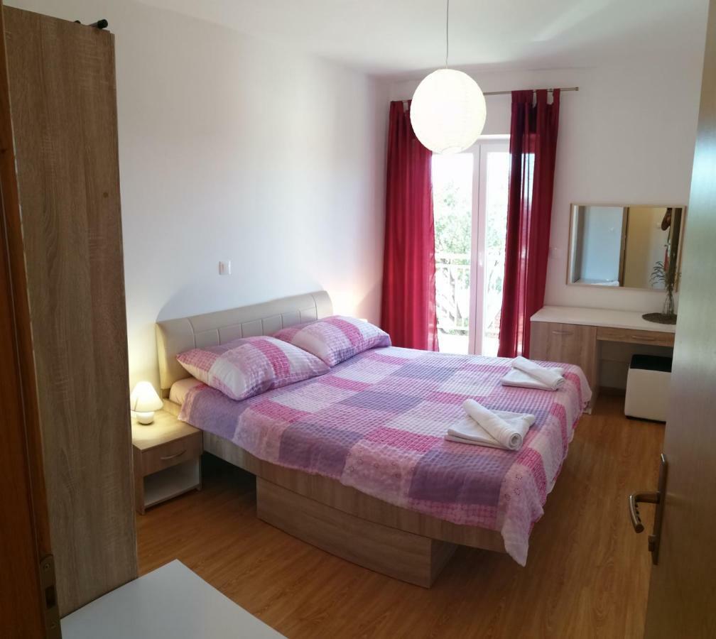 Apartmani Nada Klenovica Luaran gambar
