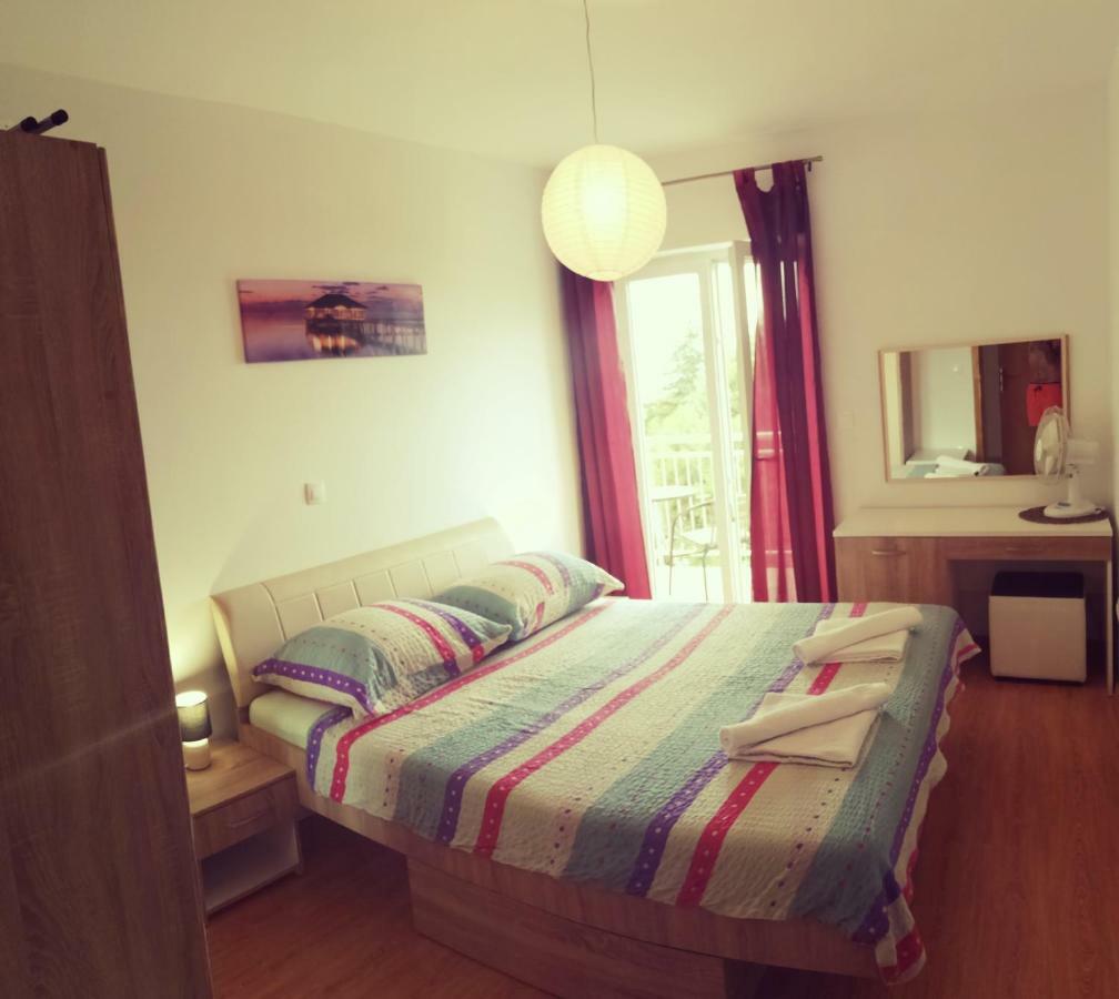 Apartmani Nada Klenovica Luaran gambar